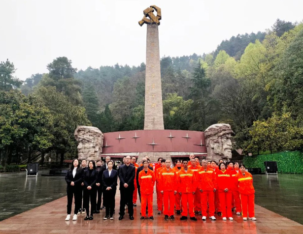 清明時（shí）節丨緬懷先烈，向英雄致敬